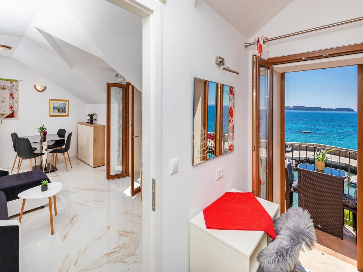 מליני Villa Ana Apartments מראה חיצוני תמונה