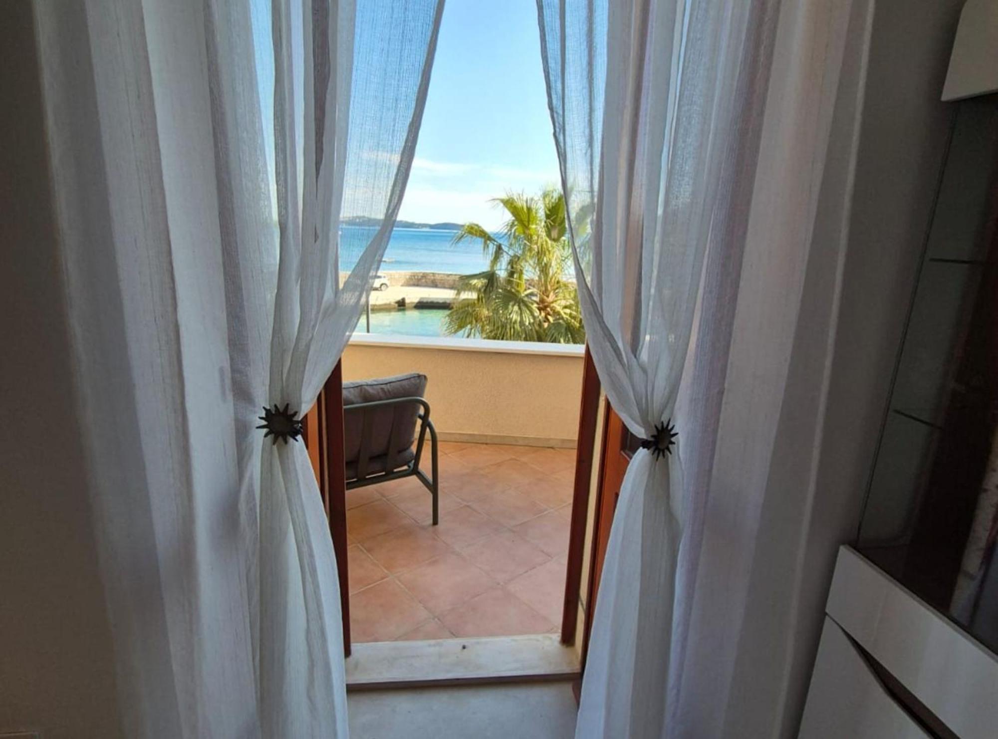 מליני Villa Ana Apartments מראה חיצוני תמונה