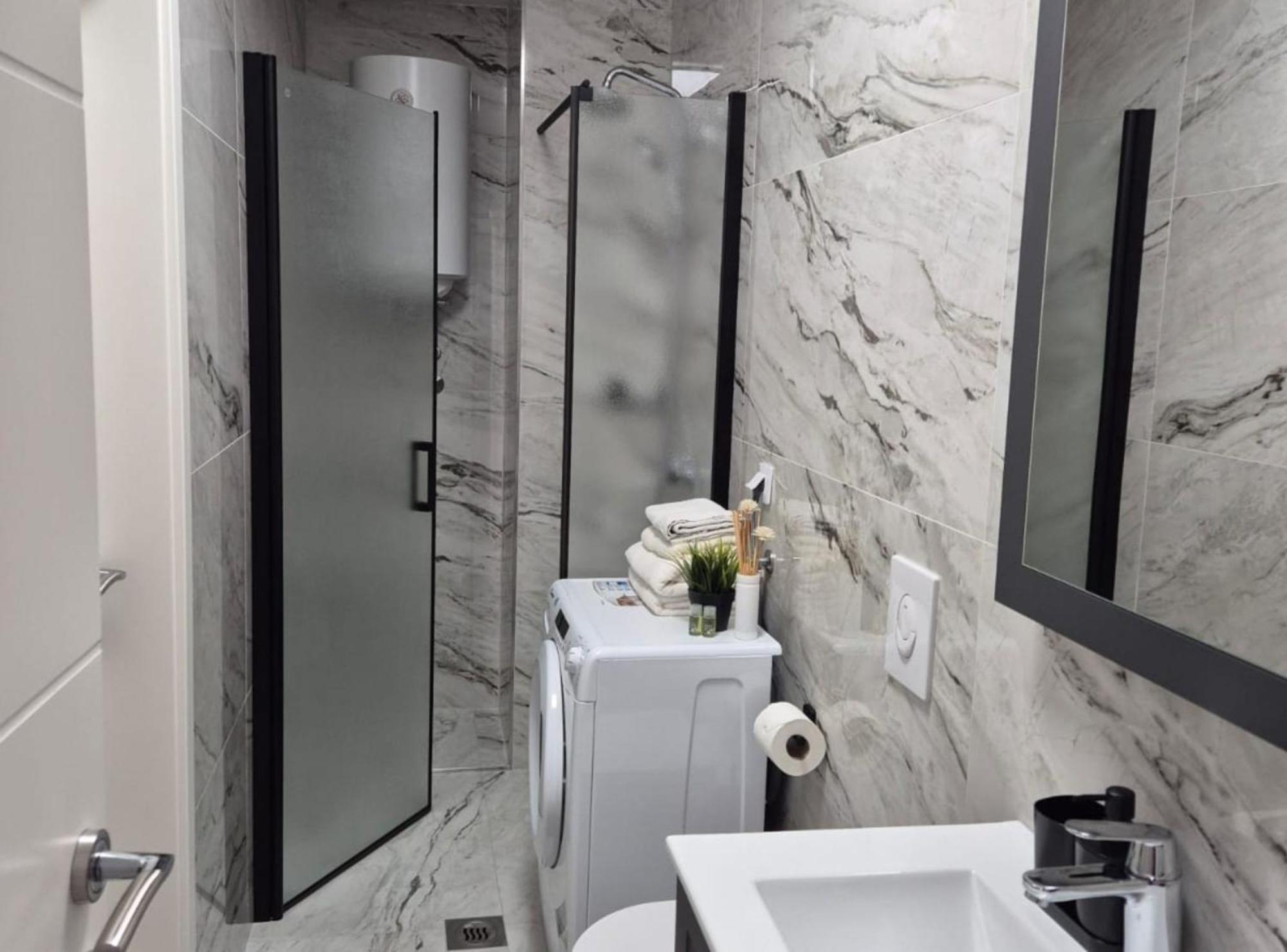 מליני Villa Ana Apartments מראה חיצוני תמונה