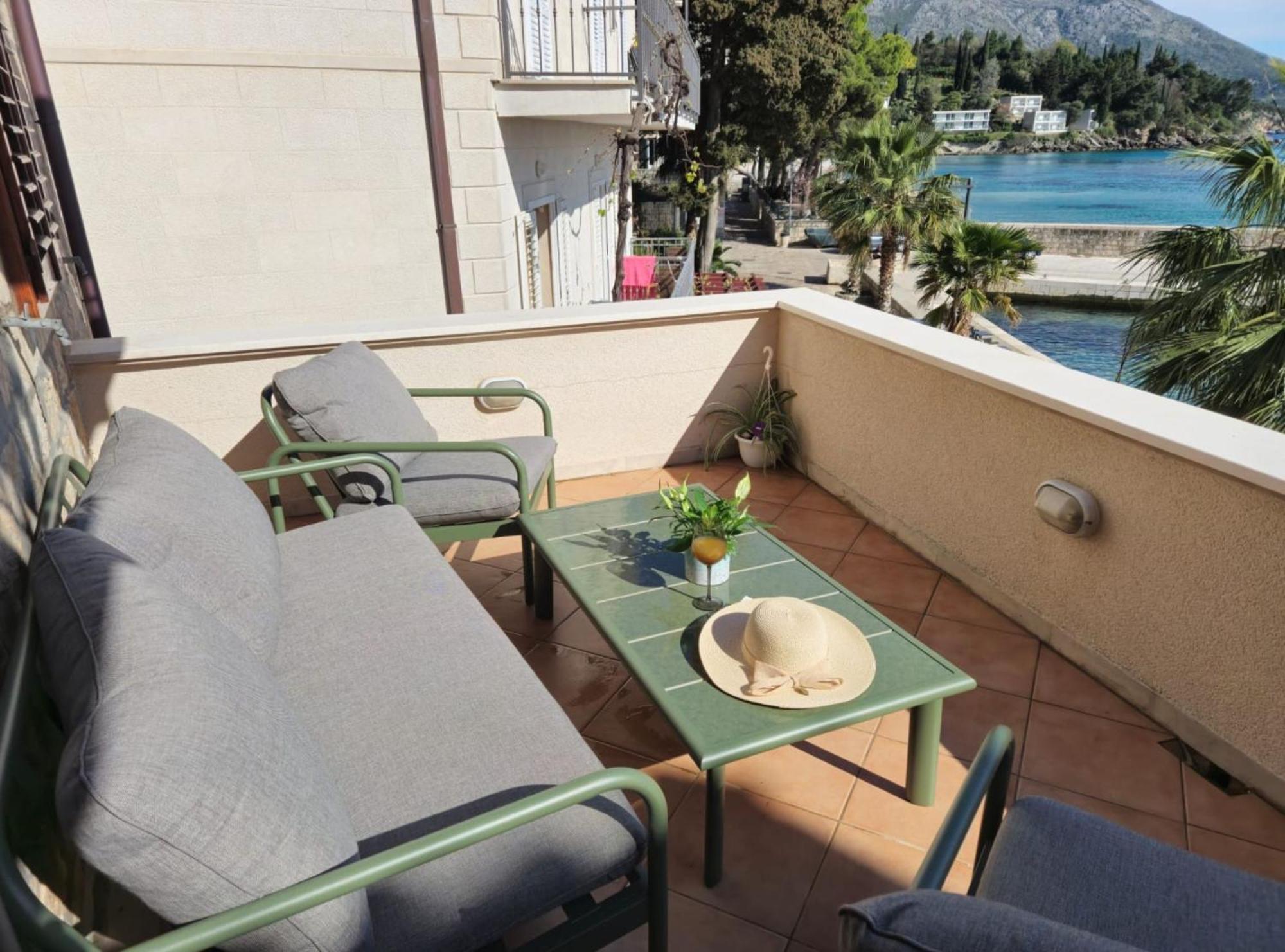 מליני Villa Ana Apartments מראה חיצוני תמונה