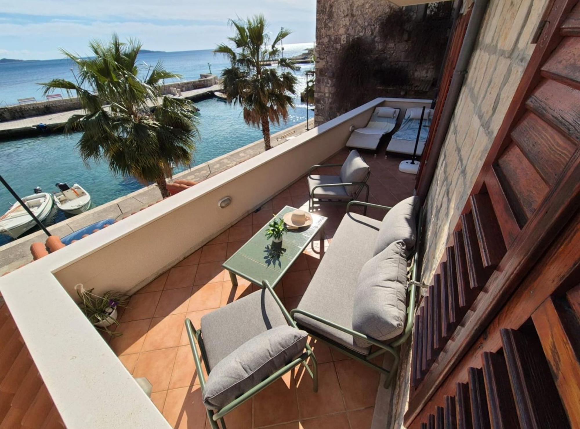 מליני Villa Ana Apartments מראה חיצוני תמונה