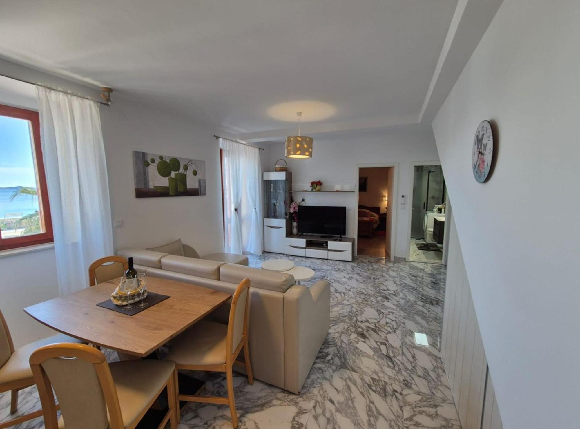 מליני Villa Ana Apartments מראה חיצוני תמונה