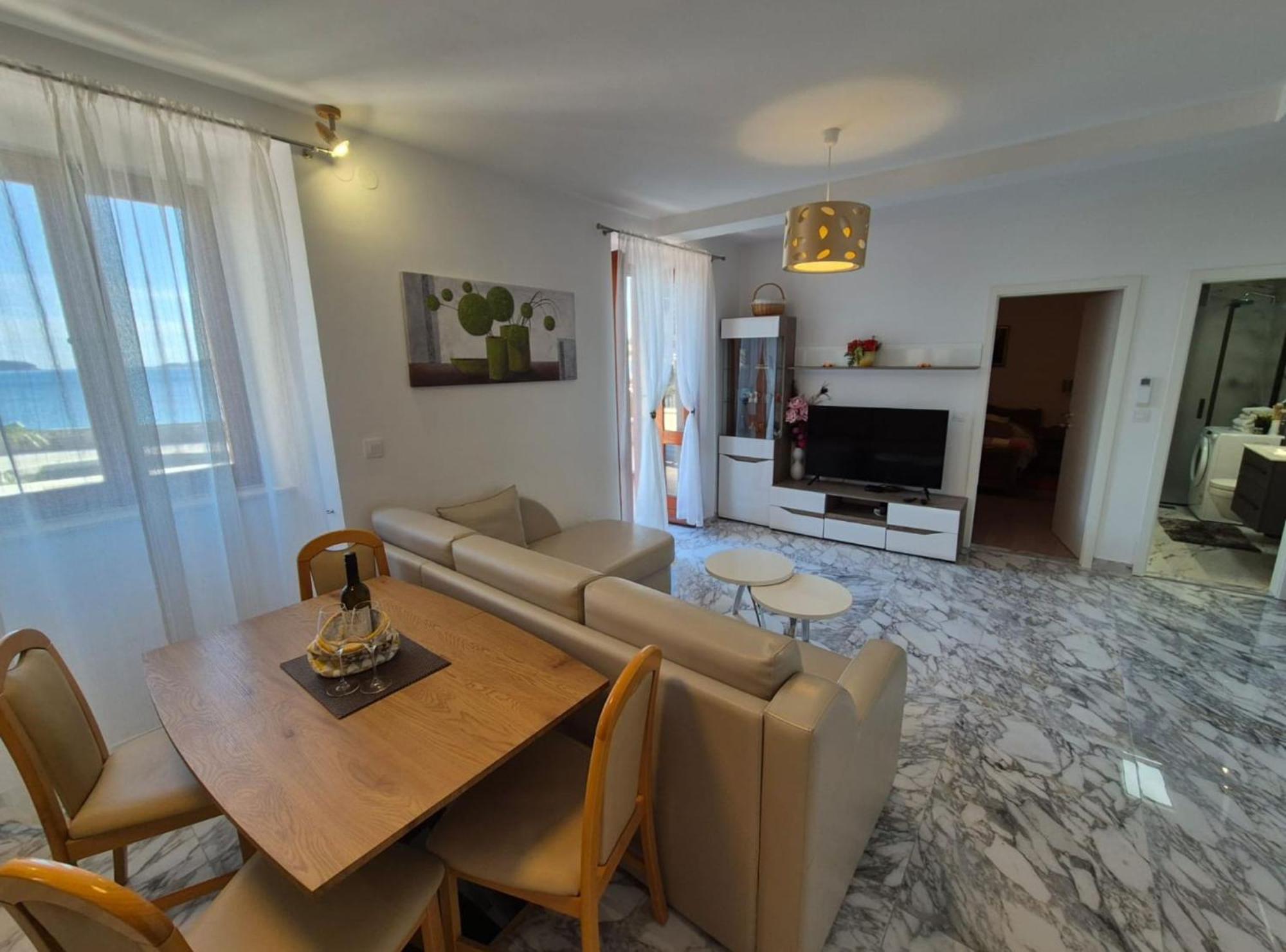 מליני Villa Ana Apartments מראה חיצוני תמונה