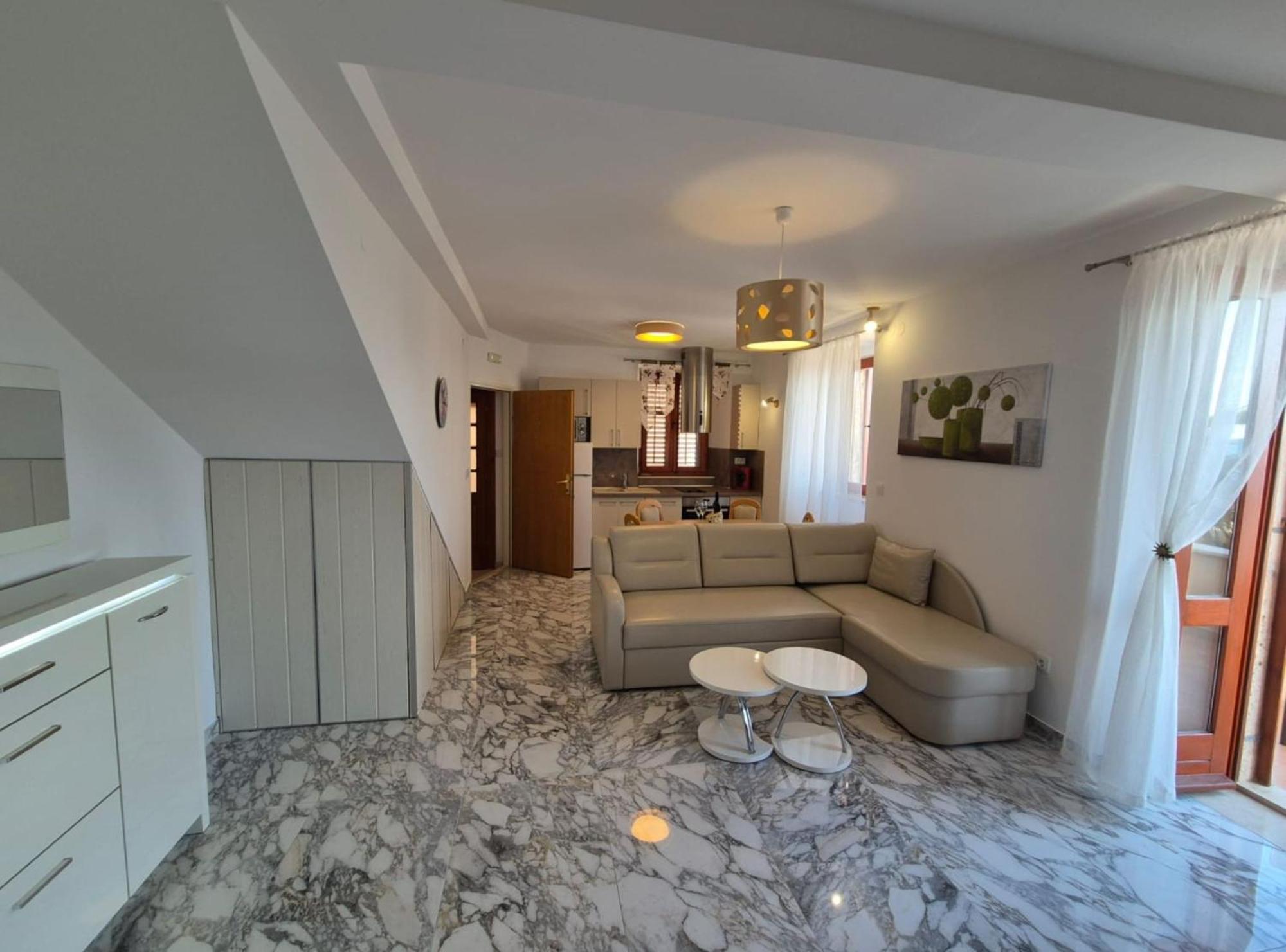 מליני Villa Ana Apartments מראה חיצוני תמונה